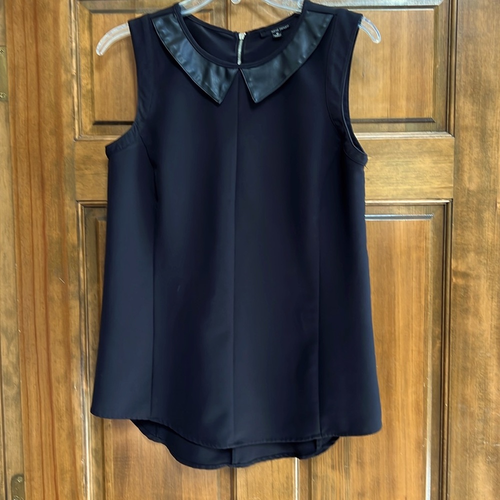 Harve Benard Sleeveless Blouse - size M